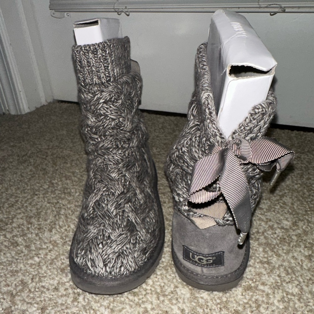 UGG gray knit boots - Picture 3 of 5